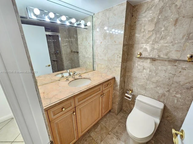 18031 Biscayne Blvd # 1401, Aventura FL 33160