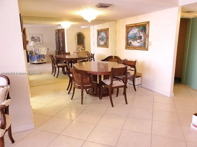 18031 Biscayne Blvd # 1401, Aventura FL 33160