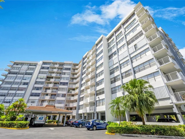 1300 NE Miami Gardens Dr # 417E, Miami FL 33179