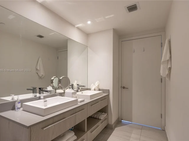 4010 S Ocean Dr # T3504, Hollywood FL 33019