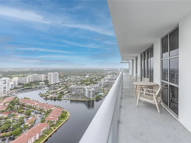 4010 S Ocean Dr # T3504, Hollywood FL 33019