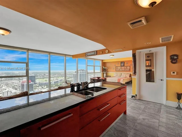 1830 S Ocean Dr # 5107, Hallandale Beach FL 33009