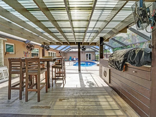 11860 Tara Dr, Plantation FL 33325