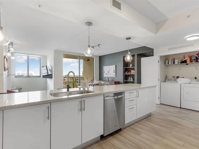 999 SW 1st Ave # 1412, Miami FL 33130