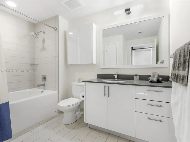 999 SW 1st Ave # 1412, Miami FL 33130