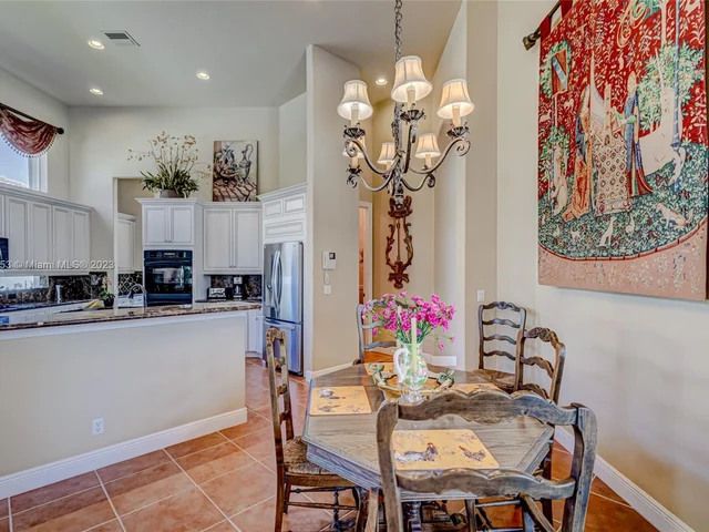 522 Les Jardin Dr, Palm Beach Gardens FL 33410