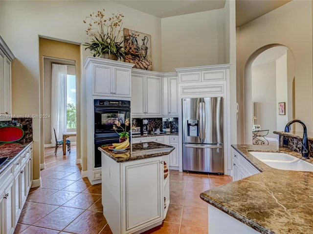 522 Les Jardin Dr, Palm Beach Gardens FL 33410