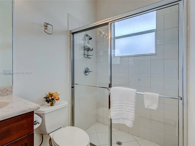 522 Les Jardin Dr, Palm Beach Gardens FL 33410