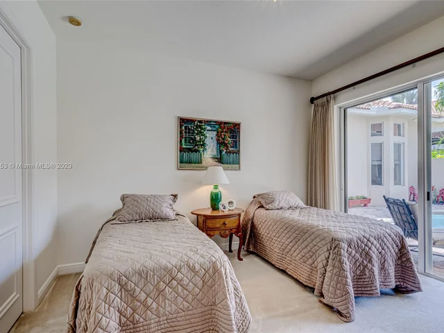 522 Les Jardin Dr, Palm Beach Gardens FL 33410