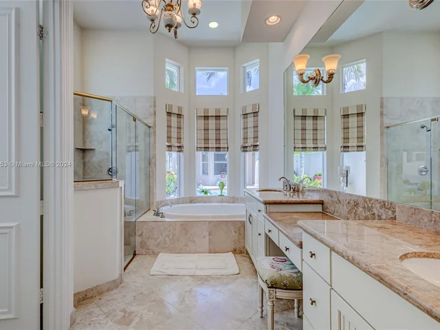 522 Les Jardin Dr, Palm Beach Gardens FL 33410