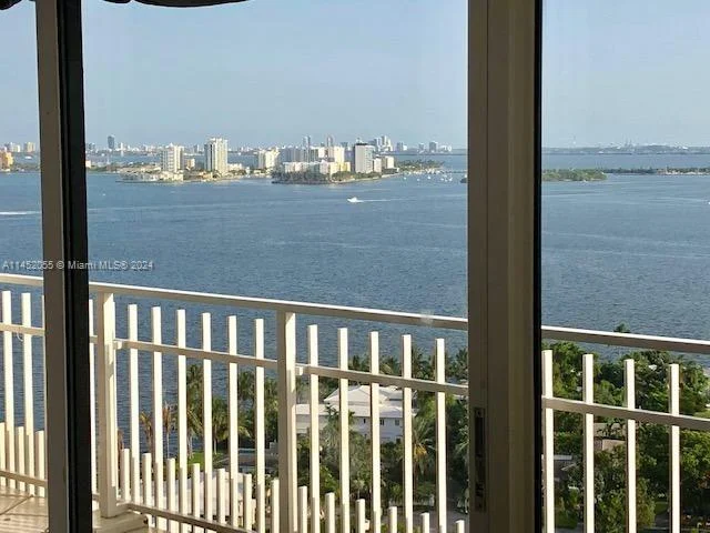 4000 Towerside Ter # 2212, Miami FL 33138