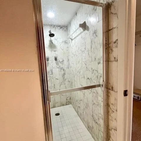 4000 Towerside Ter # 2212, Miami FL 33138