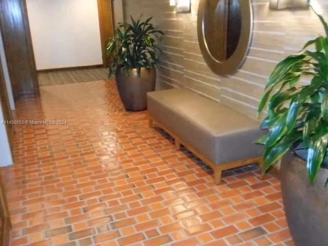 4000 Towerside Ter # 2212, Miami FL 33138