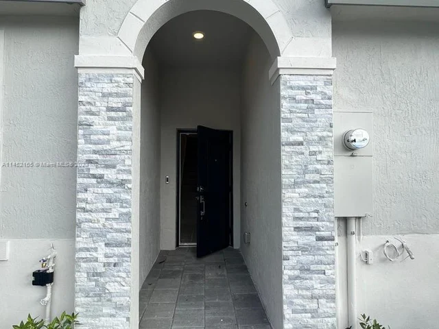 1623 SE 26th Rd # 0, Homestead FL 33035