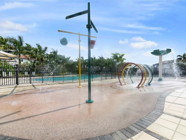 8352 NW 39th Ct, Cooper City FL 33024