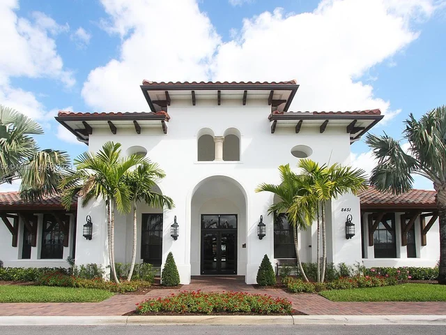 8352 NW 39th Ct, Cooper City FL 33024