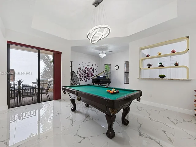 8352 NW 39th Ct, Cooper City FL 33024