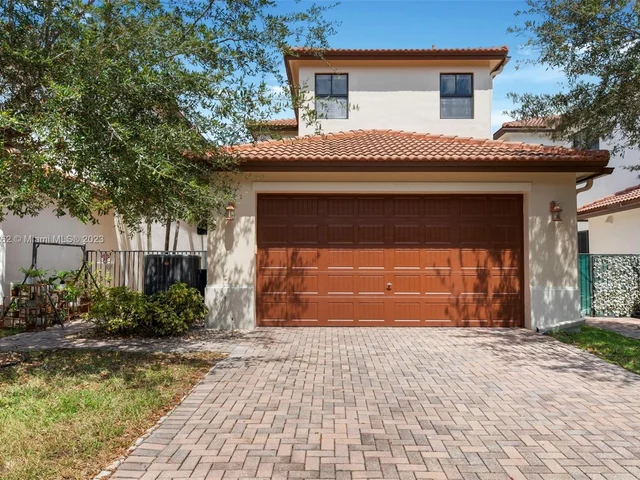 8352 NW 39th Ct, Cooper City FL 33024