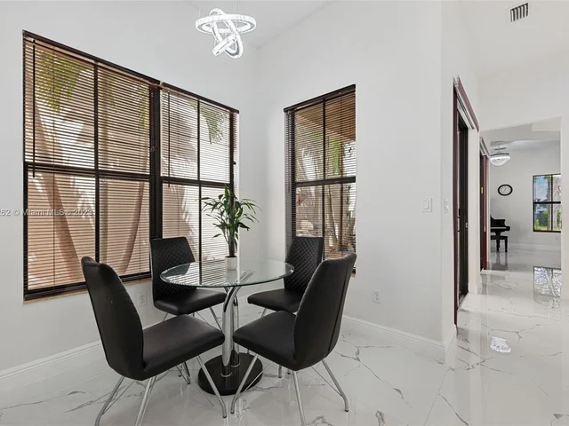 8352 NW 39th Ct, Cooper City FL 33024