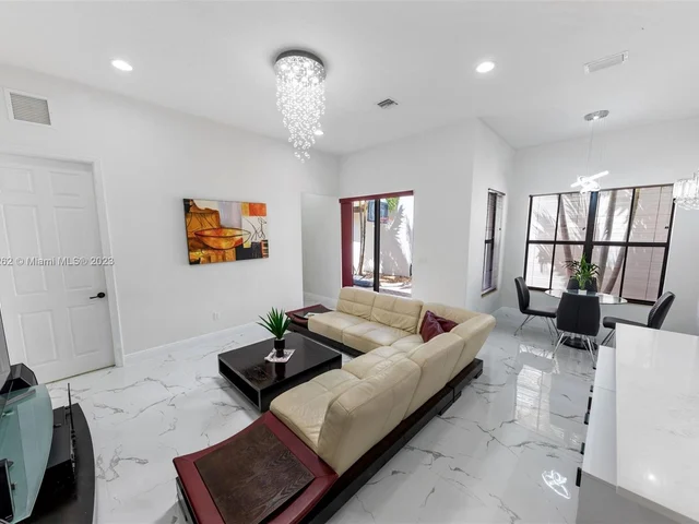 8352 NW 39th Ct, Cooper City FL 33024