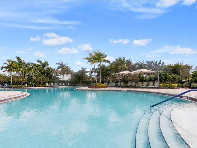 8352 NW 39th Ct, Cooper City FL 33024