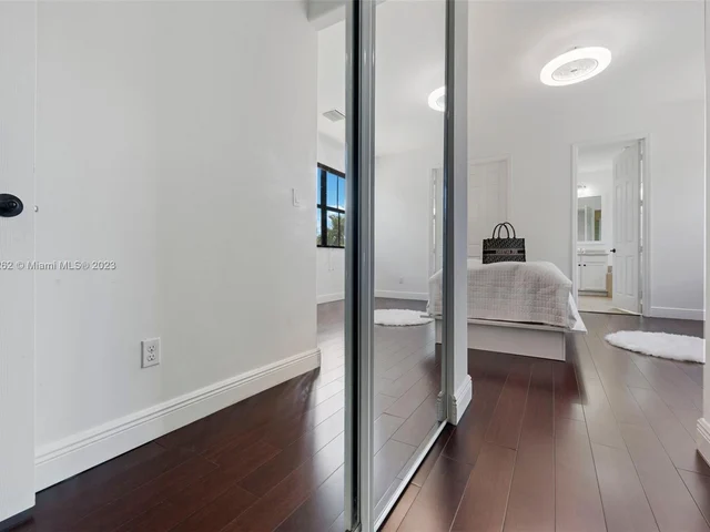 8352 NW 39th Ct, Cooper City FL 33024