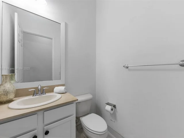 8352 NW 39th Ct, Cooper City FL 33024