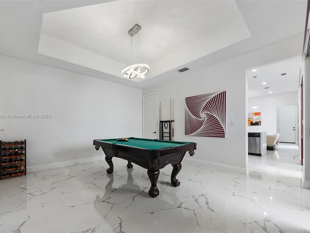 8352 NW 39th Ct, Cooper City FL 33024