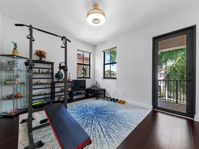 8352 NW 39th Ct, Cooper City FL 33024