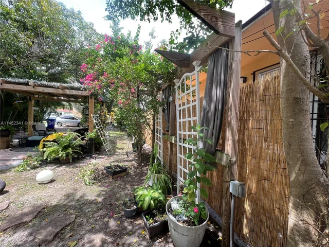 3044 SW 15th St, Miami FL 33145