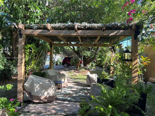 3044 SW 15th St, Miami FL 33145