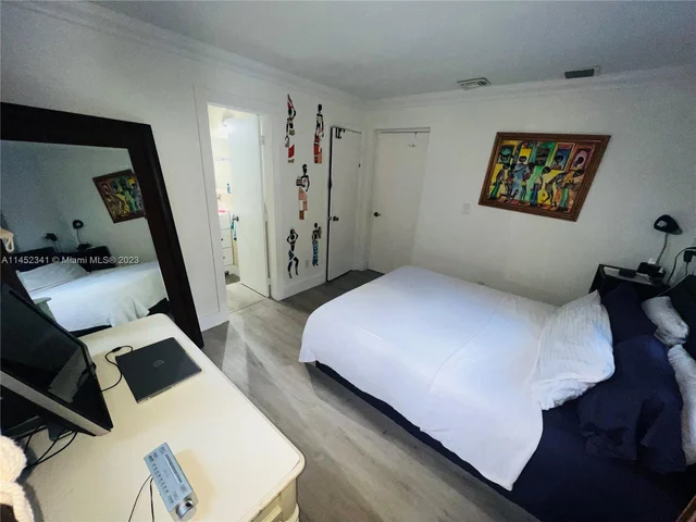 3044 SW 15th St, Miami FL 33145