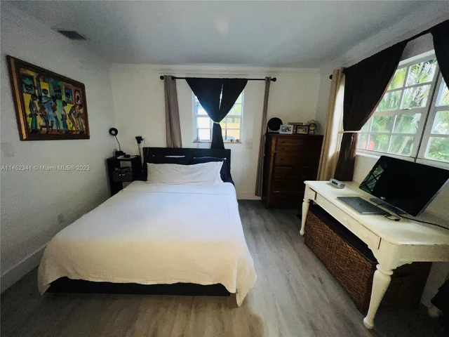 3044 SW 15th St, Miami FL 33145