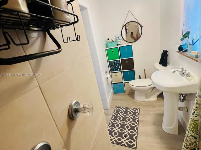 3044 SW 15th St, Miami FL 33145