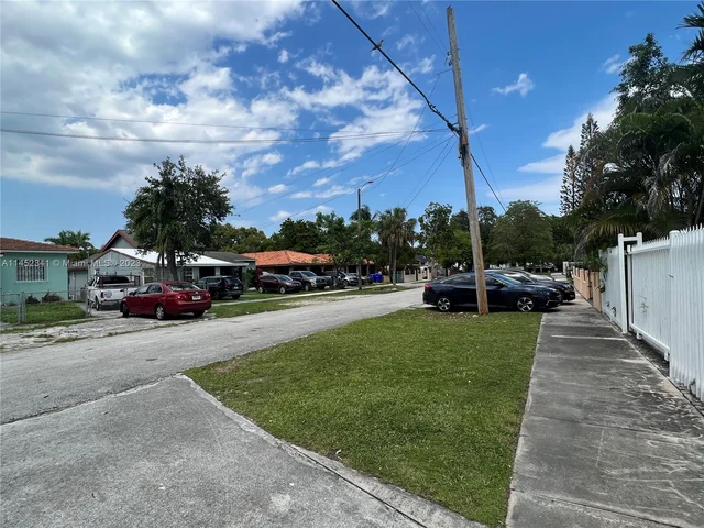 3044 SW 15th St, Miami FL 33145