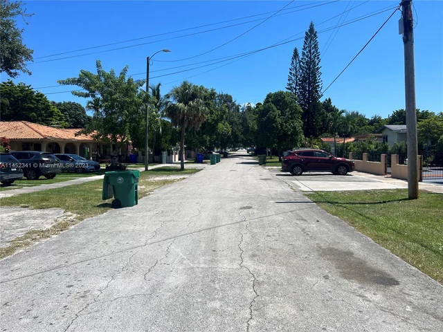 3044 SW 15th St, Miami FL 33145