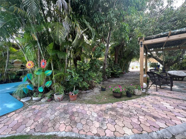 3044 SW 15th St, Miami FL 33145