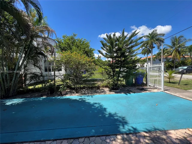 3044 SW 15th St, Miami FL 33145