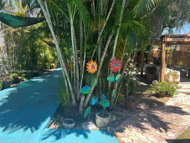 3044 SW 15th St, Miami FL 33145