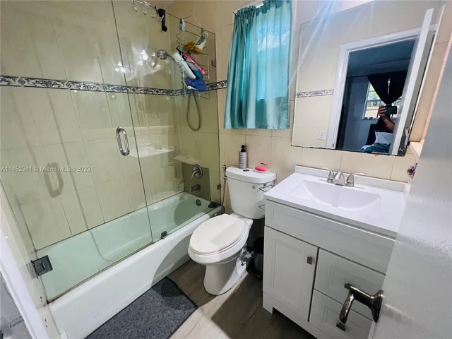 3044 SW 15th St, Miami FL 33145