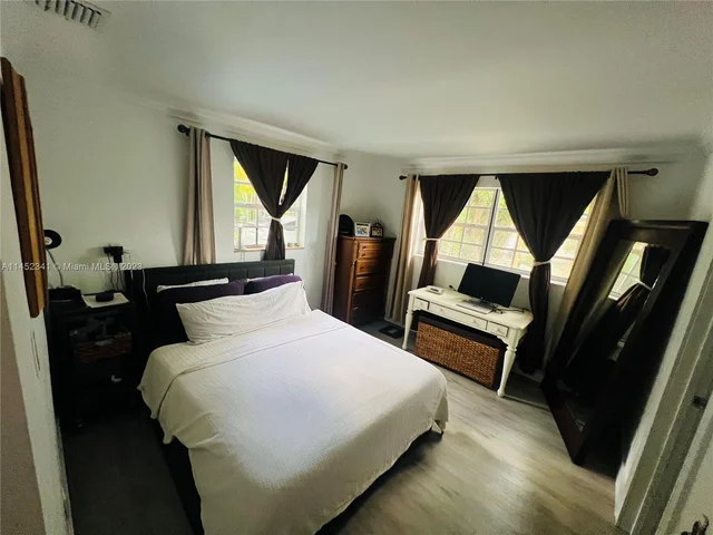 3044 SW 15th St, Miami FL 33145