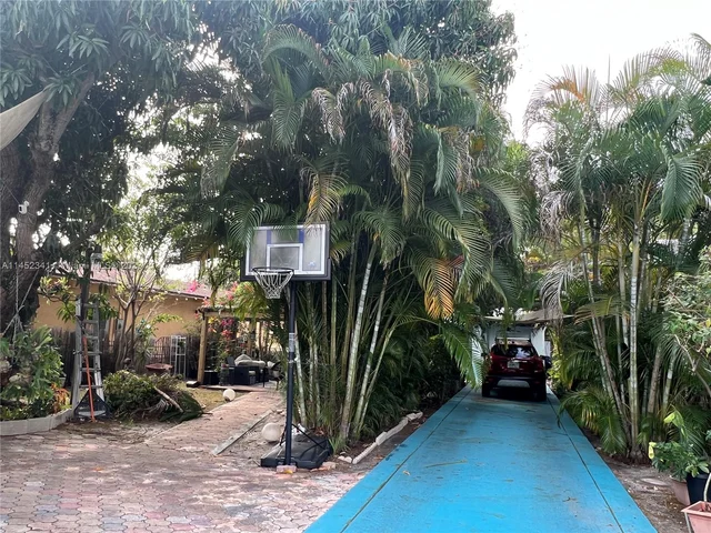 3044 SW 15th St, Miami FL 33145