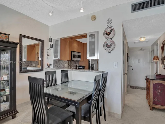 1965 S Ocean Dr # 18J, Hallandale Beach FL 33009