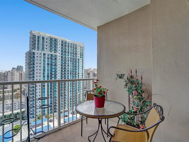 1965 S Ocean Dr # 18J, Hallandale Beach FL 33009