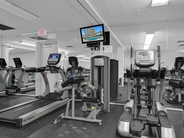 1965 S Ocean Dr # 18J, Hallandale Beach FL 33009