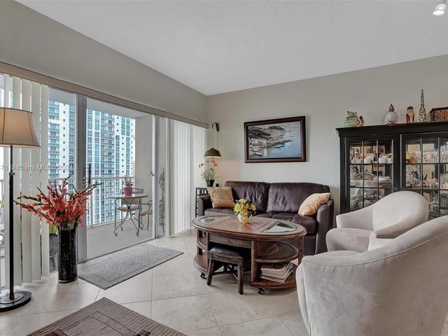 1965 S Ocean Dr # 18J, Hallandale Beach FL 33009