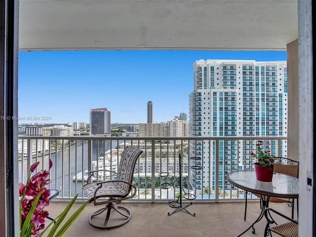 1965 S Ocean Dr # 18J, Hallandale Beach FL 33009
