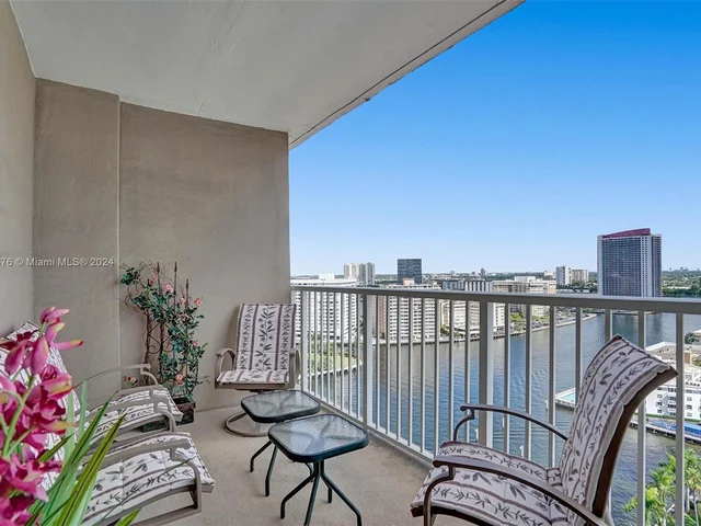 1965 S Ocean Dr # 18J, Hallandale Beach FL 33009