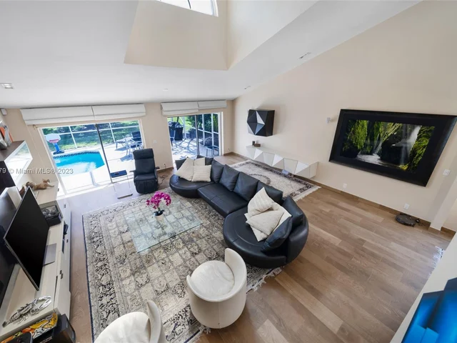 506 Misty Oaks Dr, Pompano Beach FL 33069