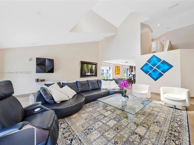 506 Misty Oaks Dr, Pompano Beach FL 33069